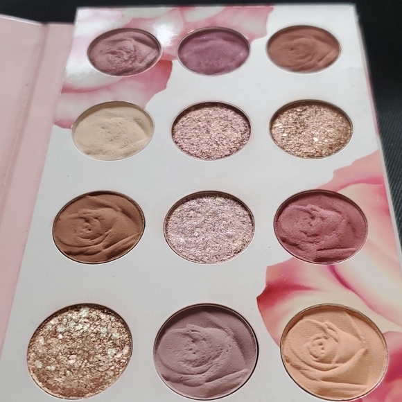 Physicians Formula Rosé palette - Picture 2 of 3